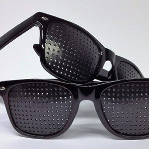 I Vision Gym, occhiali a foro stenopeico che migliorano la vista per miopia, astigmatismo, ipermetropia e presbiopia. Facili da usare e naturali, migliorano le capacità visive senza l'uso continuo di occhiali da vista.